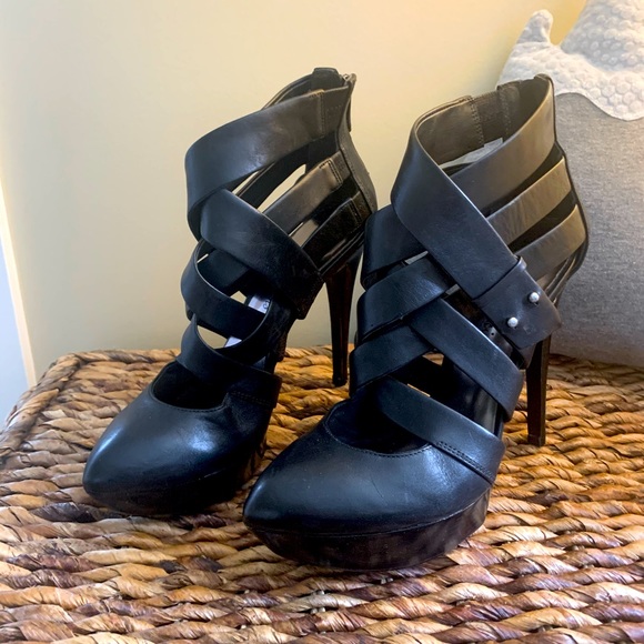 Like new Size 8.5 Guess heels - Picture 1 of 5